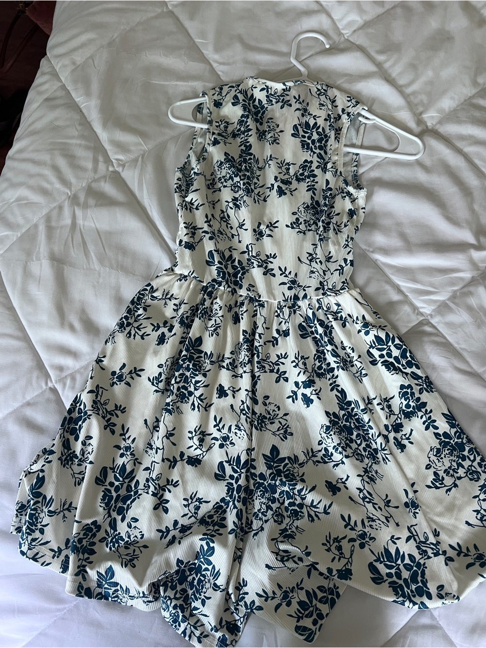 Floral V-Neck Fit & Flare Romper in White and Navy size XXS/00 - Picture 4 of 4